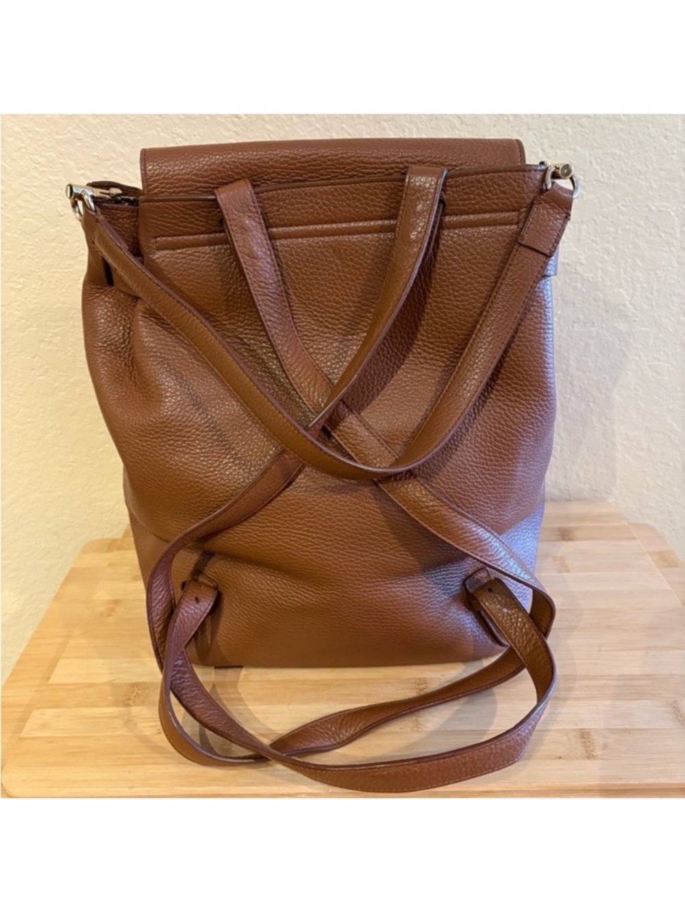 Cuyana Leather Backpack Brown/Caramel - Picture 5 of 11